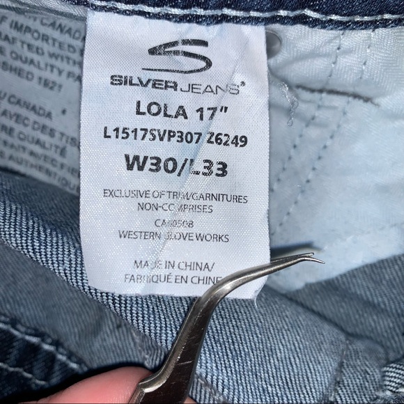 Silver Lola 17" Straight Leg Blue Jeans Distressed Women's  33x30. - Picture 7 of 11